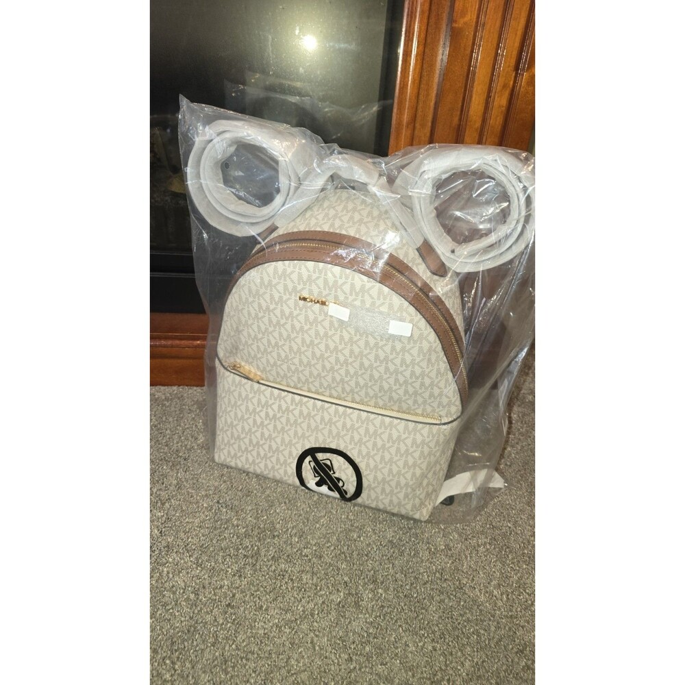 NWT Michael Kors Sheila Medium Signature Logo Backpack Vanilla/Acorn*AUTHENTIC*